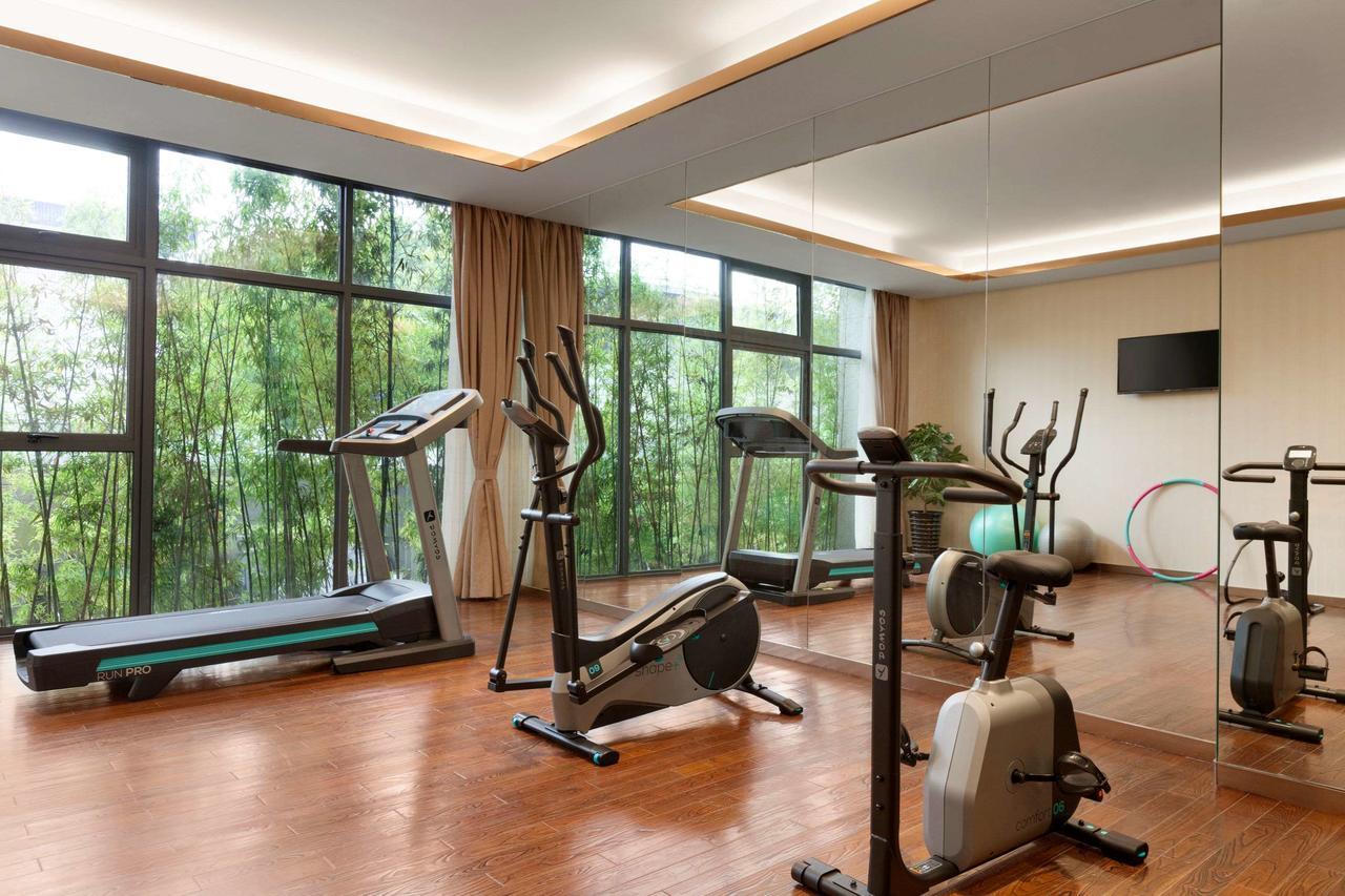 Ramada Minhang Hotel 4*