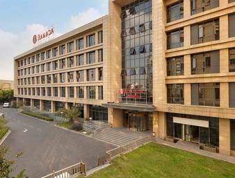 Hotel Ramada Minhang 4*